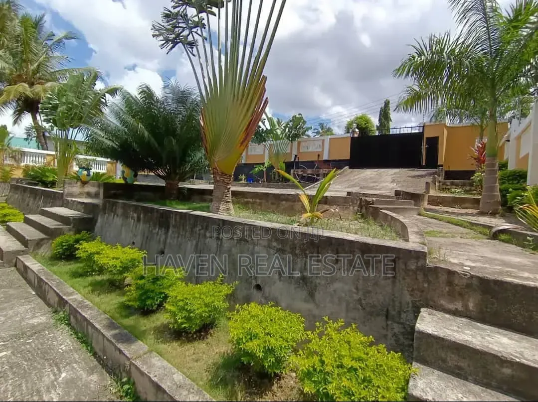 6bdrm House in Mbezi for sale