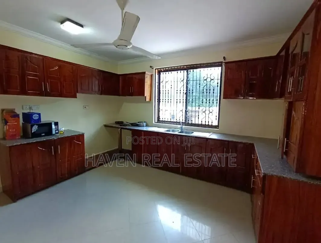 6bdrm House in Mbezi for sale