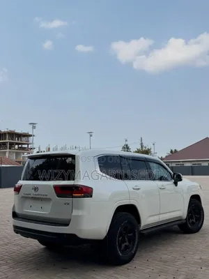 Toyota Land Cruiser 2022 Off white