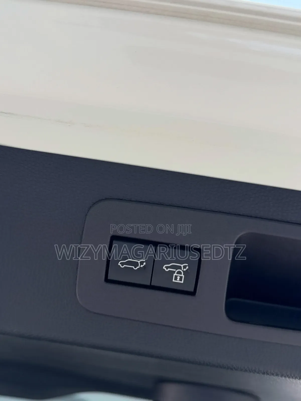 Toyota Land Cruiser 2022 Off white