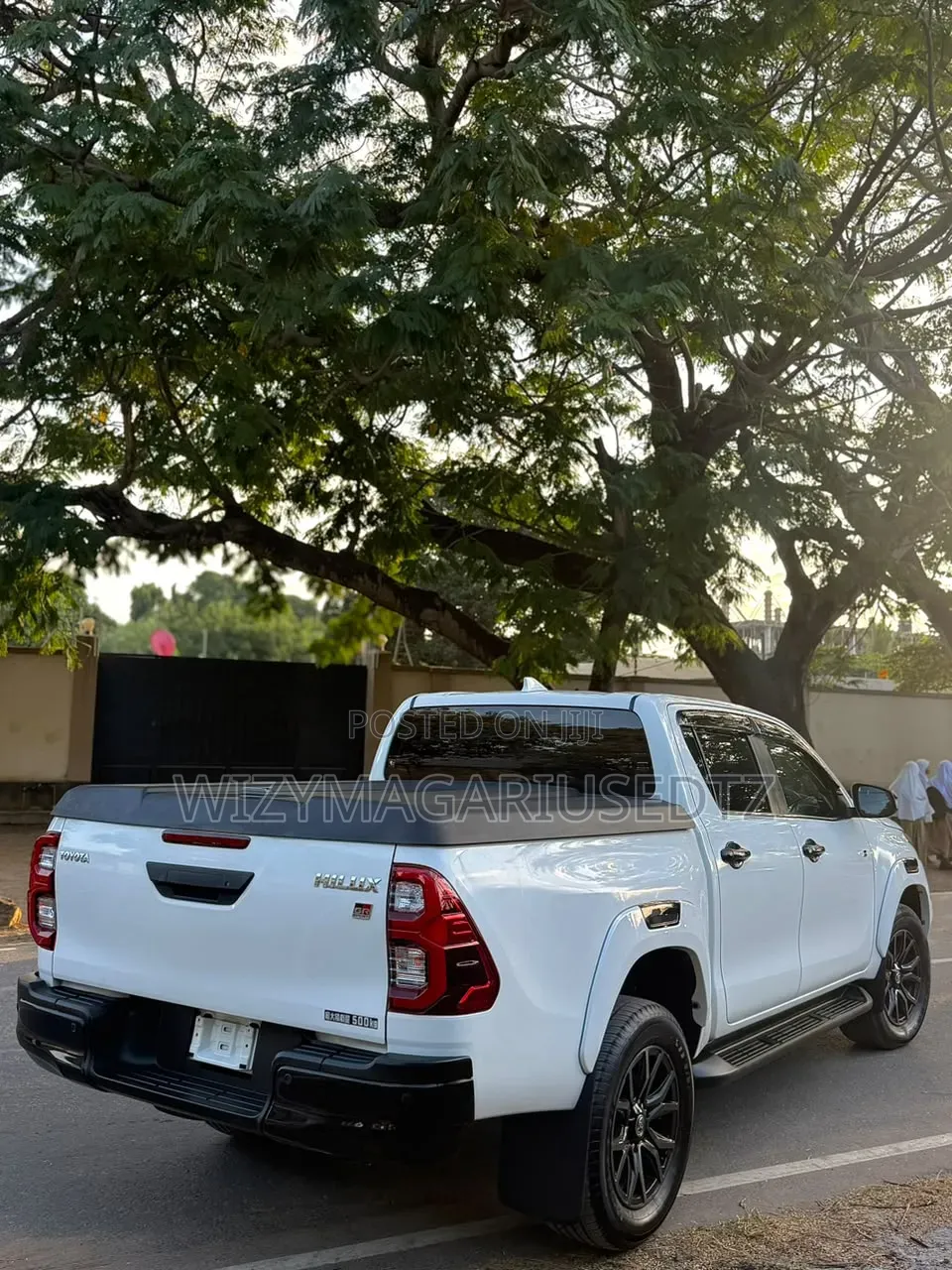 Toyota Hilux 2021 White