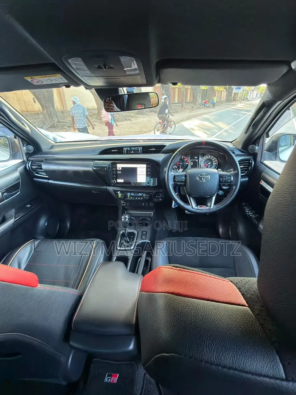 Toyota Hilux 2021 White