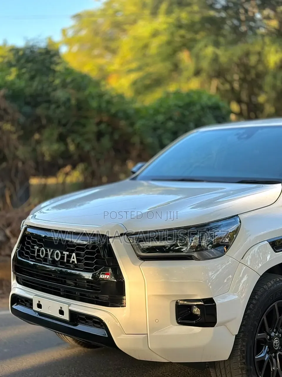 Toyota Hilux 2021 White