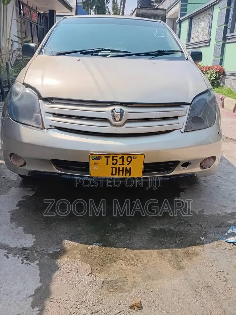 Toyota IST 2004 Beige