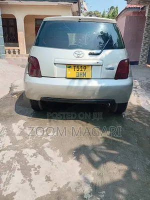 Toyota IST 2004 Beige