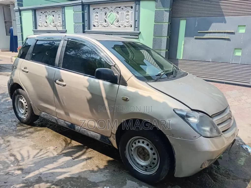 Toyota IST 2004 Beige