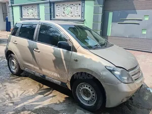 Toyota IST 2004 Beige