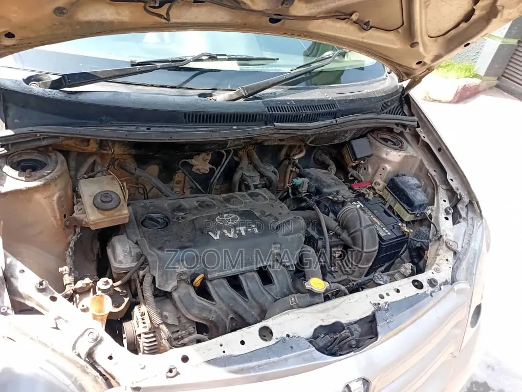 Toyota IST 2004 Beige