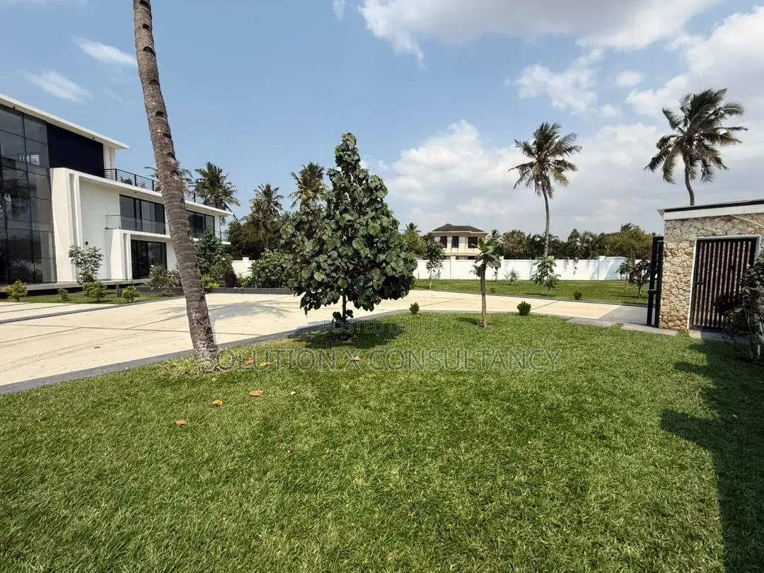 7bdrm House in Kunduchi for sale