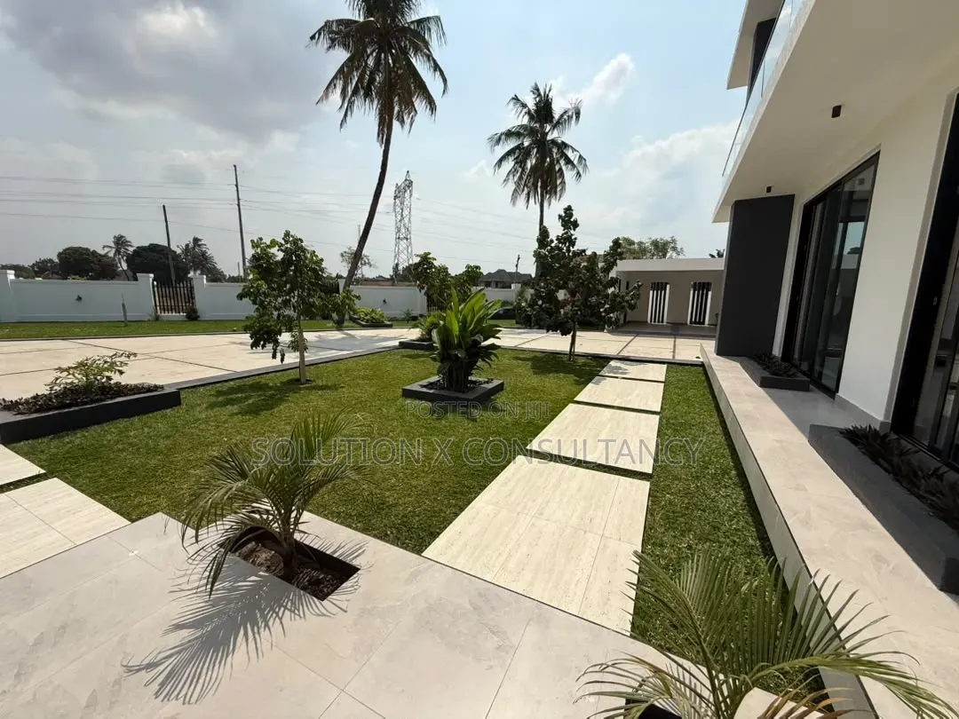 7bdrm House in Kunduchi for sale