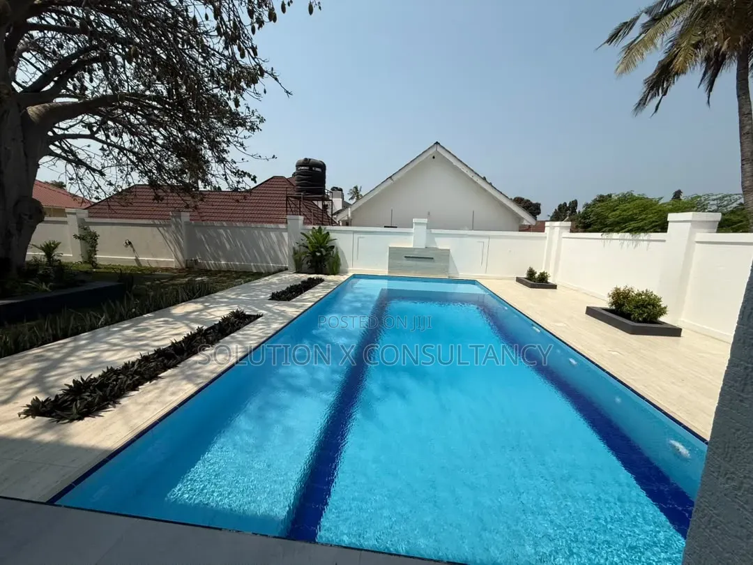 7bdrm House in Kunduchi for sale