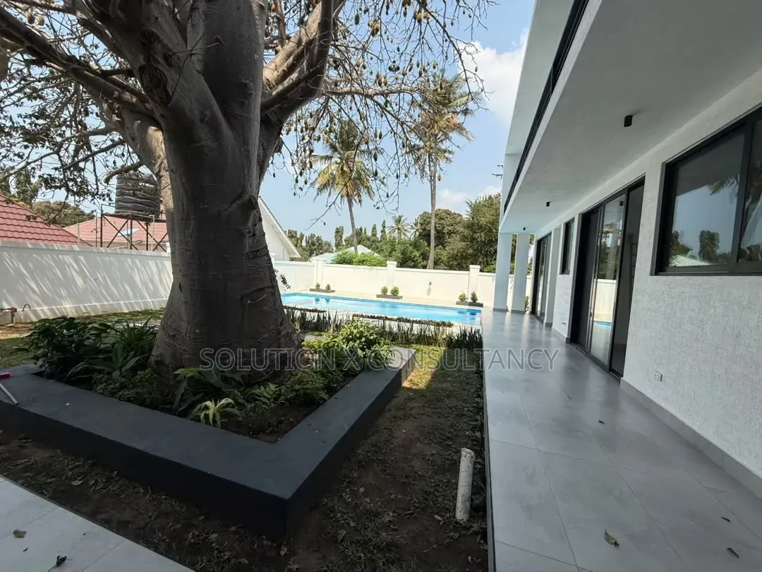 7bdrm House in Kunduchi for sale
