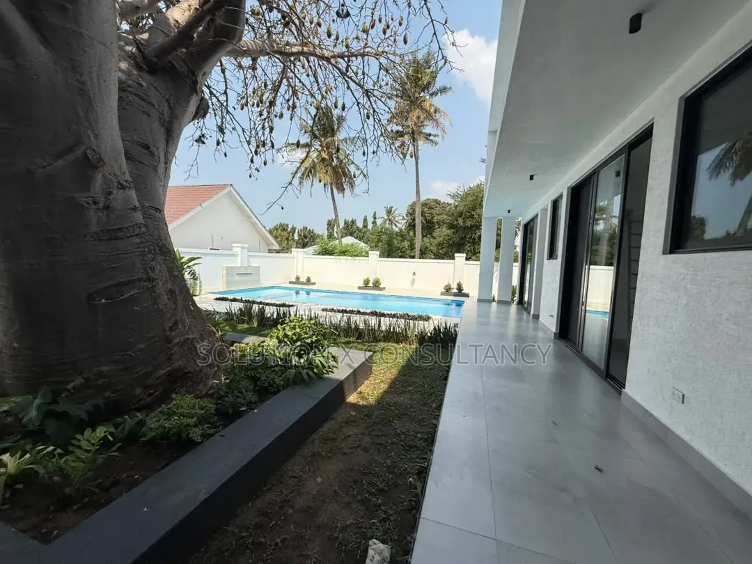 7bdrm House in Kunduchi for sale