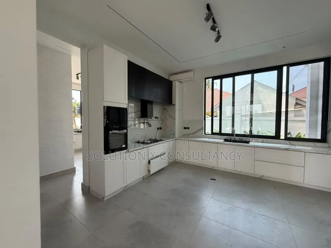 7bdrm House in Kunduchi for sale