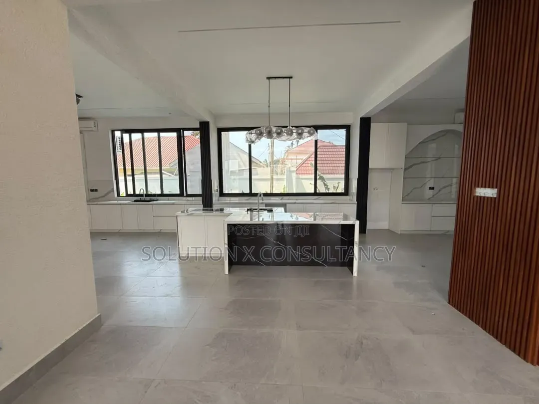 7bdrm House in Kunduchi for sale