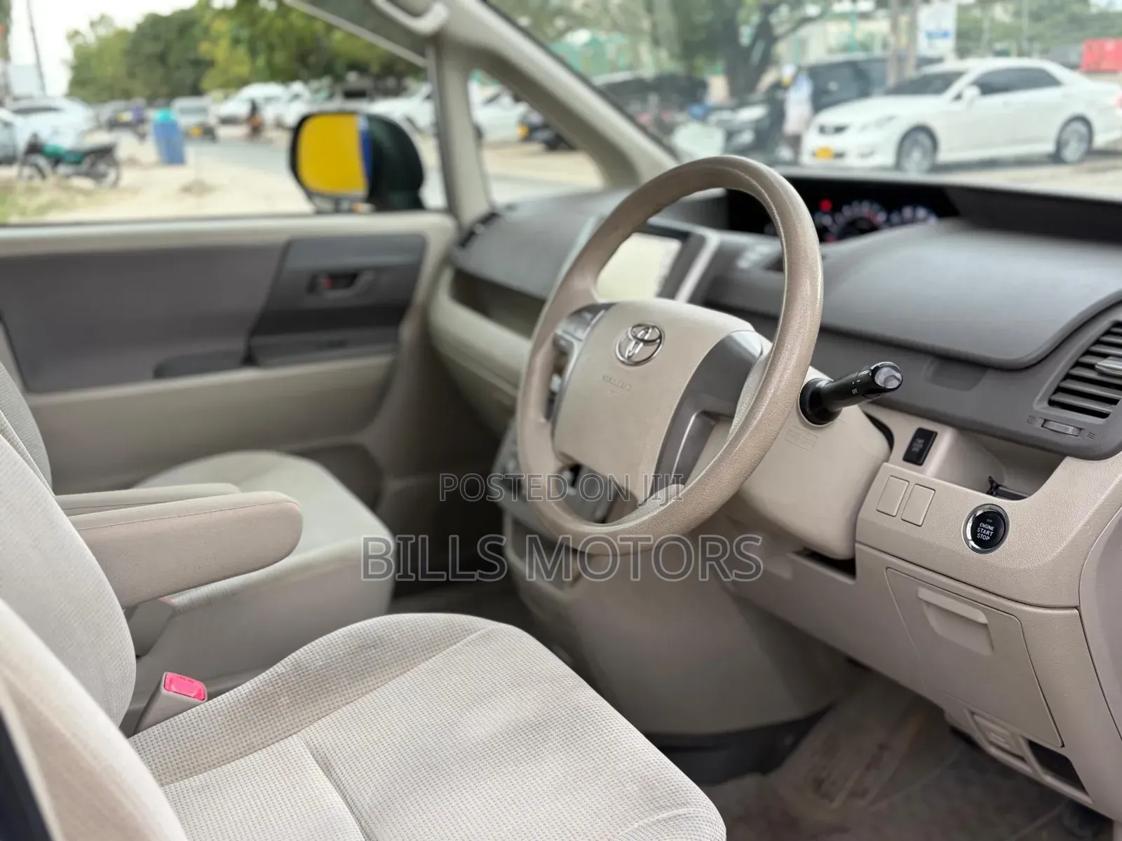 Toyota Noah 2009 Silver