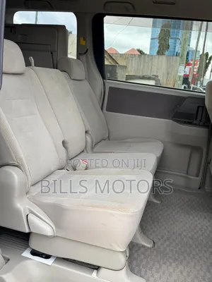 Toyota Noah 2009 Silver