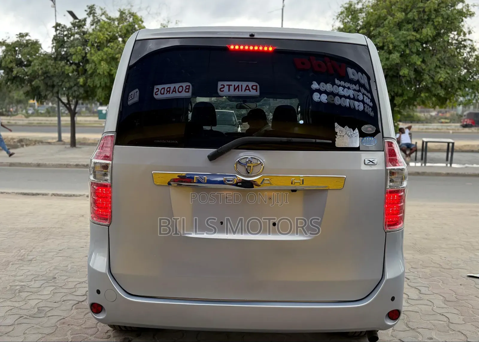 Toyota Noah 2009 Silver