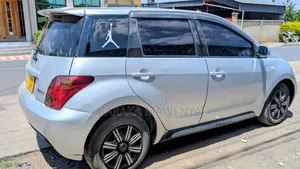 Toyota IST 2004 Silver