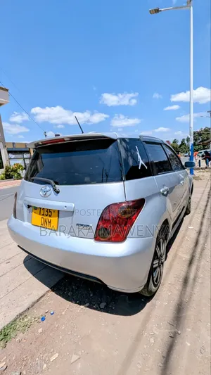 Toyota IST 2004 Silver