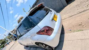 Toyota IST 2004 Silver
