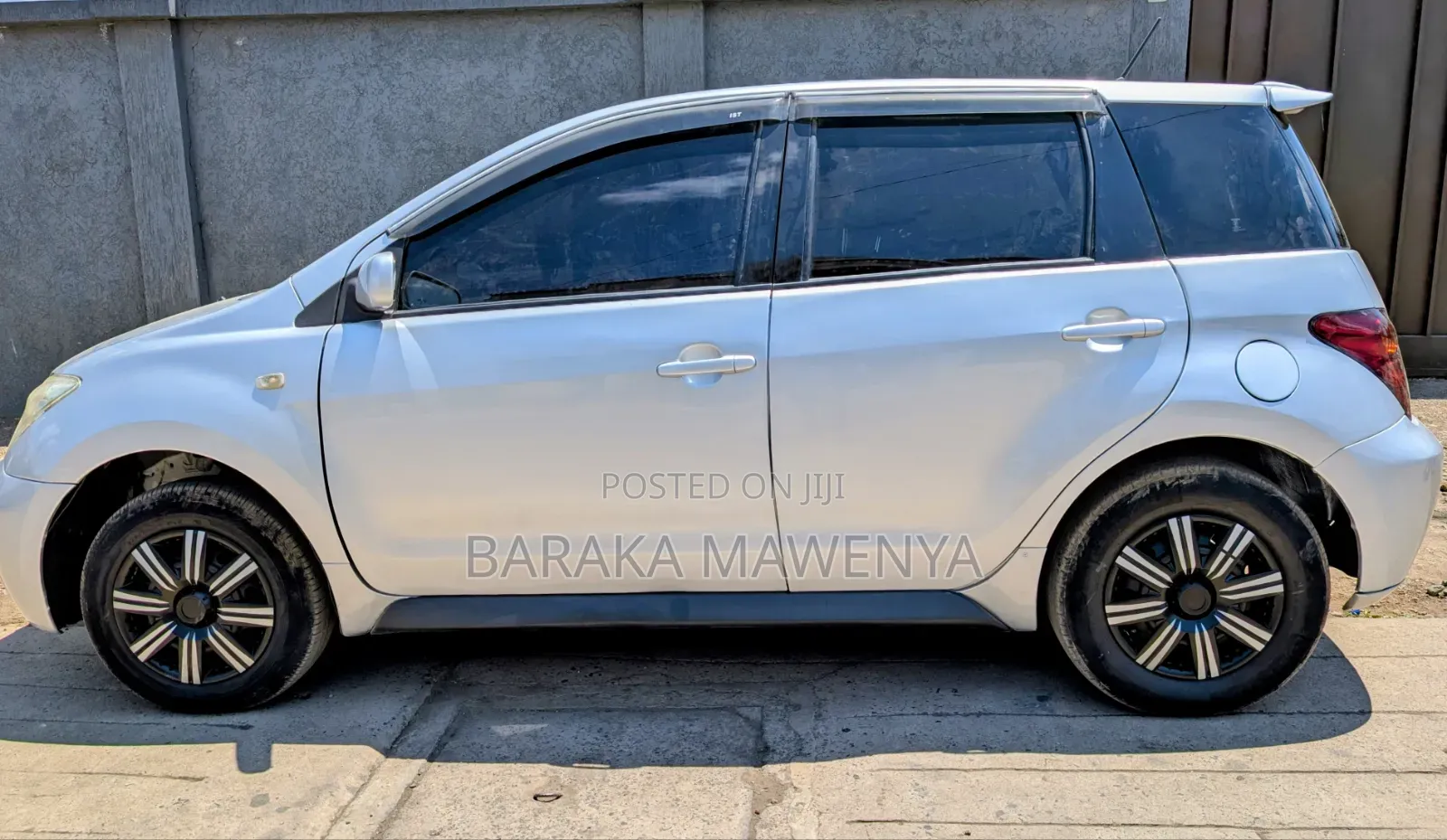 Toyota IST 2004 Silver