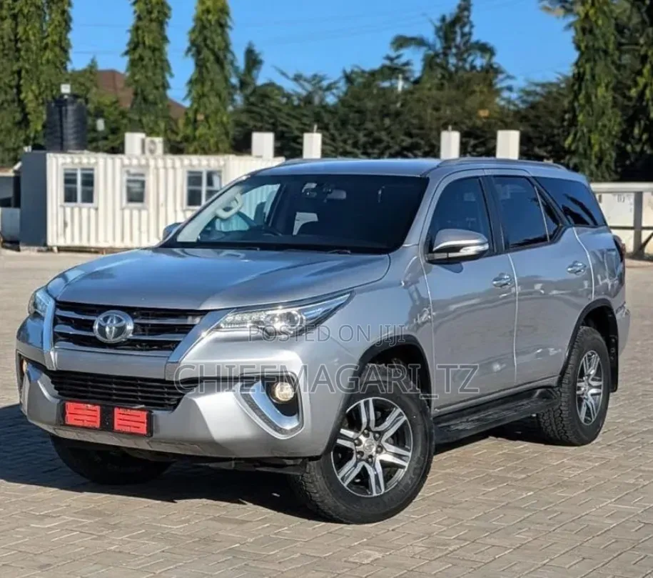 Toyota Fortuner 2016 Silver