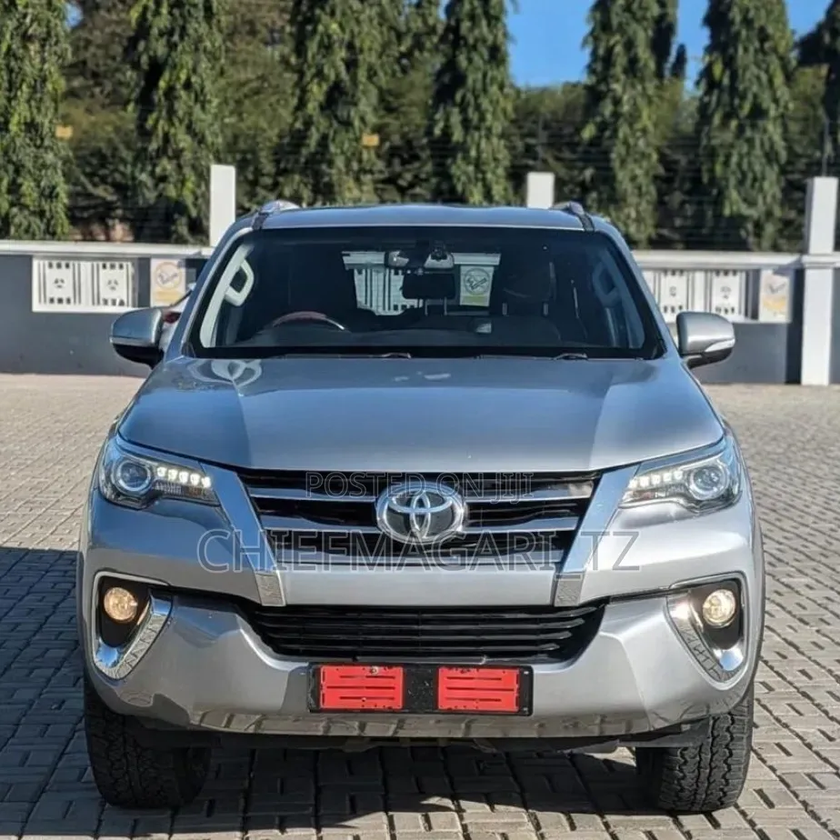 Toyota Fortuner 2016 Silver