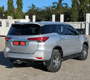 Toyota Fortuner 2016 Silver