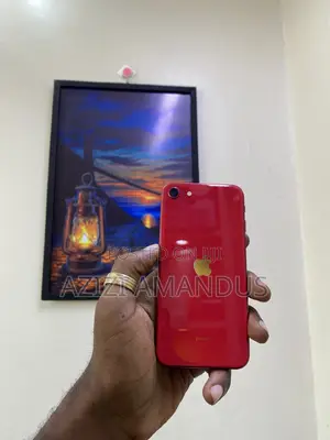 Apple iPhone SE (2022) 128 GB Red