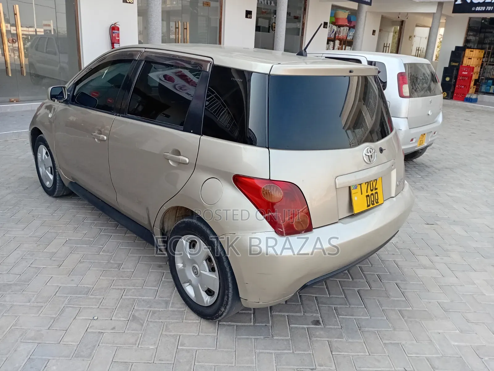 Toyota IST 2005 Gold