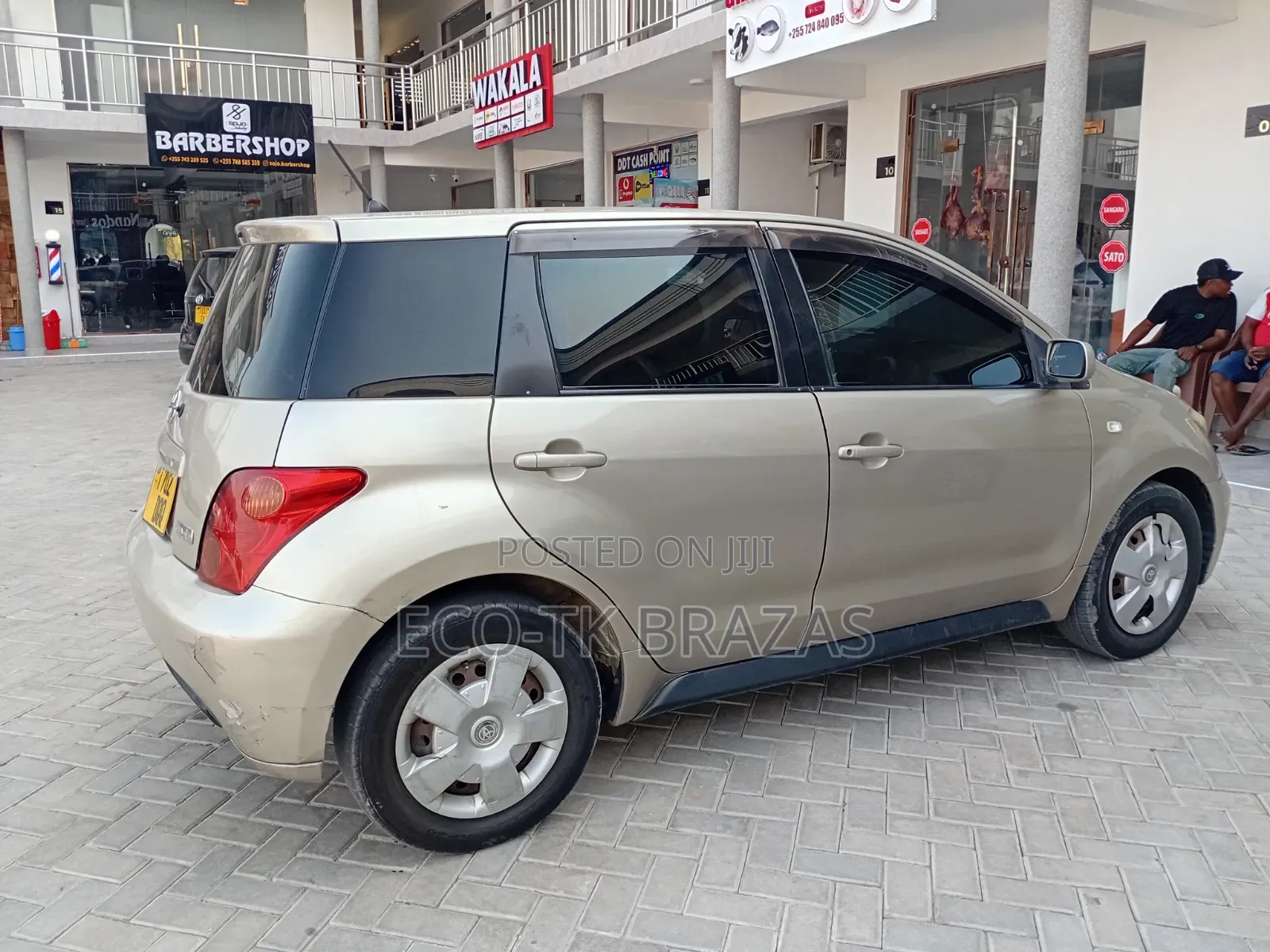 Toyota IST 2005 Gold