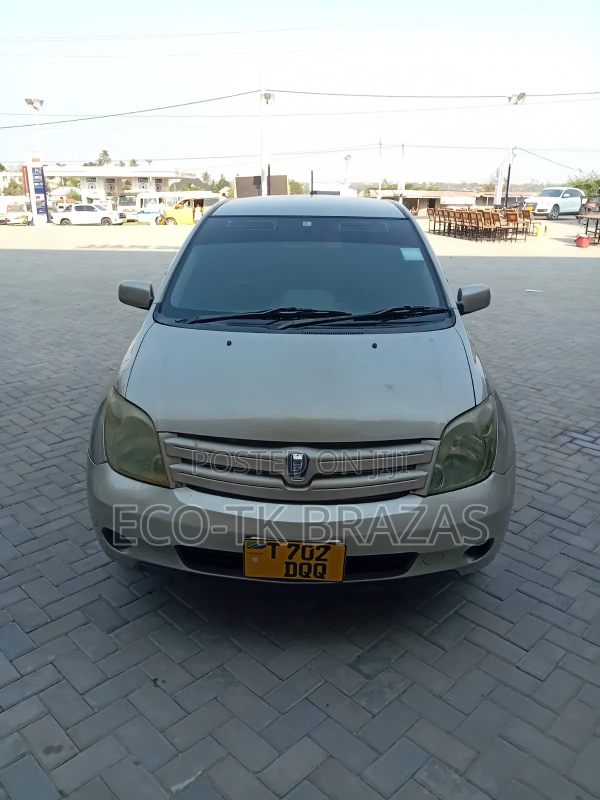 Toyota IST 2005 Gold