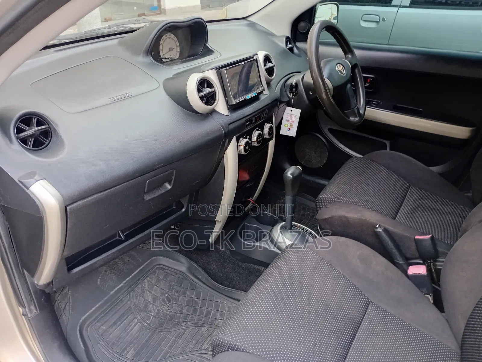Toyota IST 2005 Gold