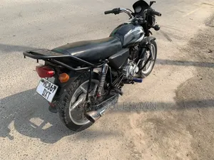 Bajaj Boxer 125 2024 Black