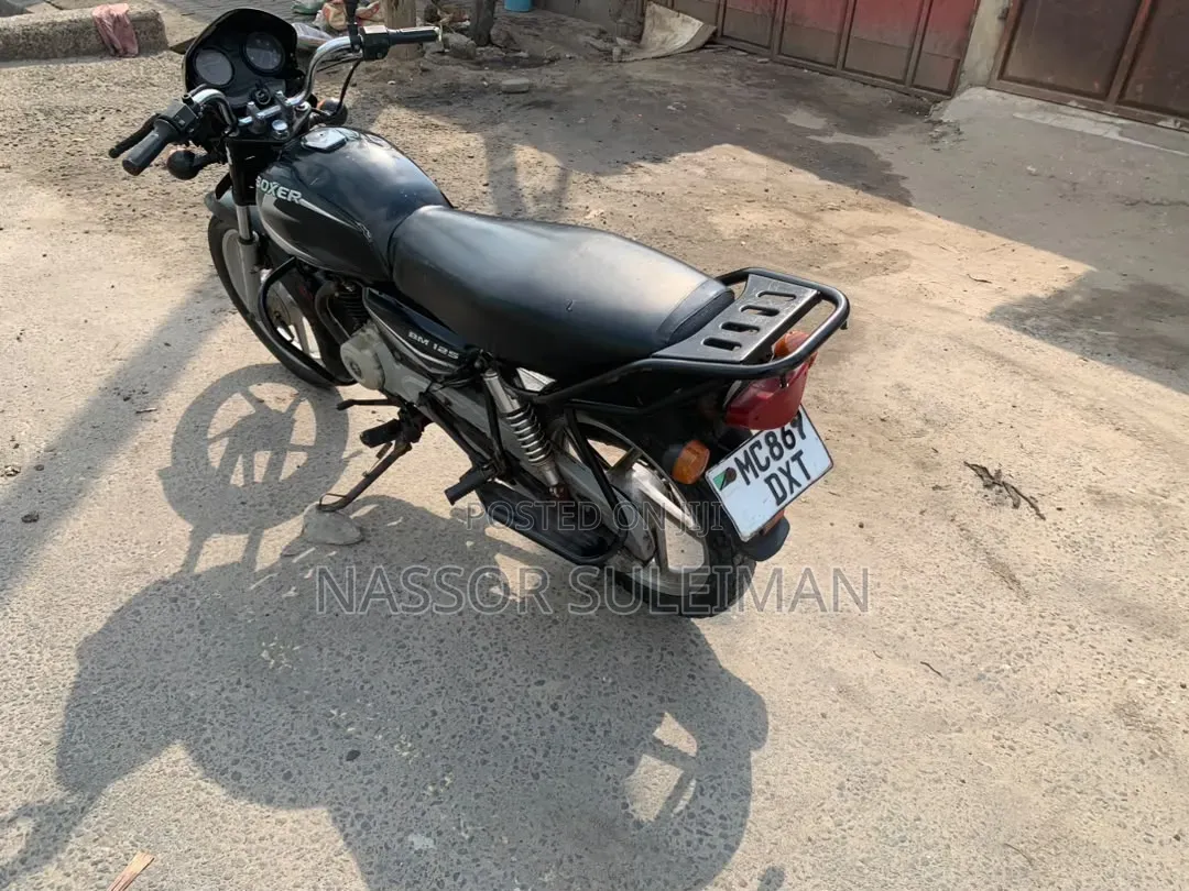 Bajaj Boxer 125 2024 Black