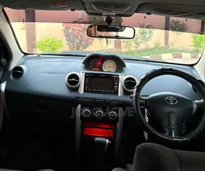 Toyota IST 2003 Silver