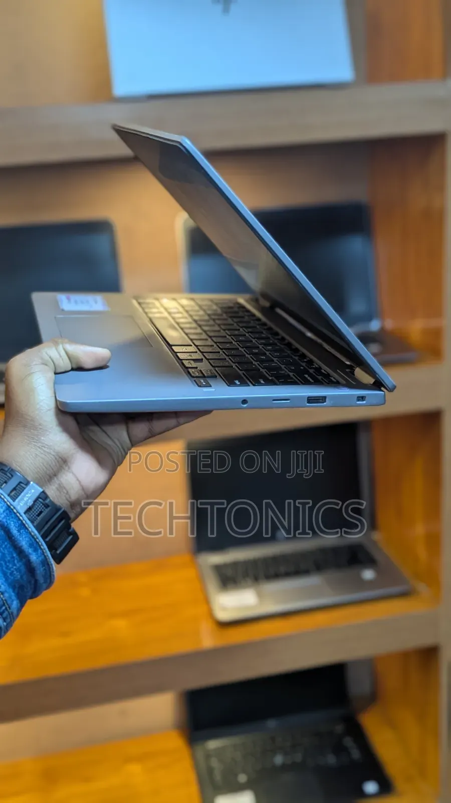 Laptop Dell Latitude 3310 2-in-1 8GB Intel Core i5 SSD 256GB