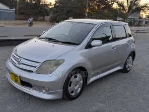 Toyota IST 2005 Silver