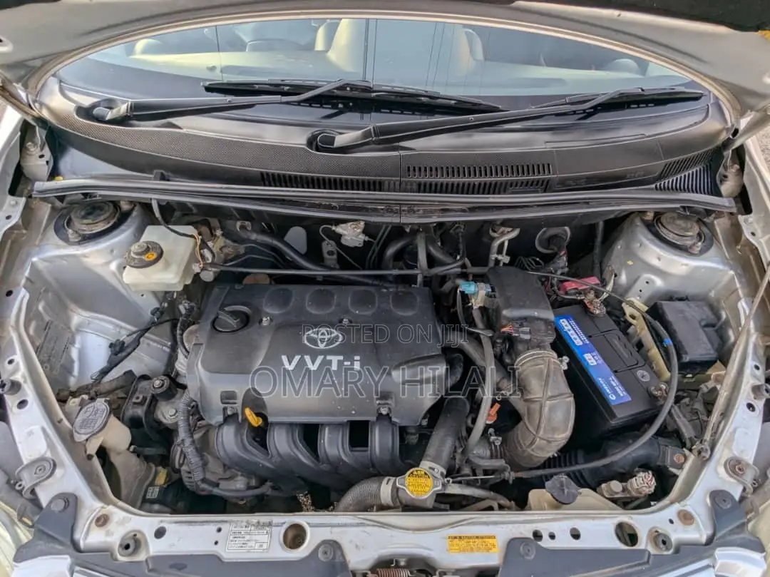 Toyota IST 2005 Silver