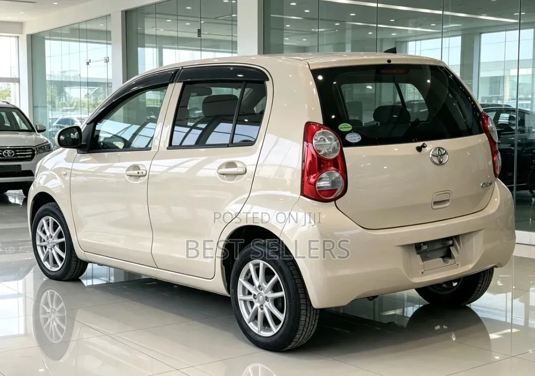 Toyota Passo 2012 Beige