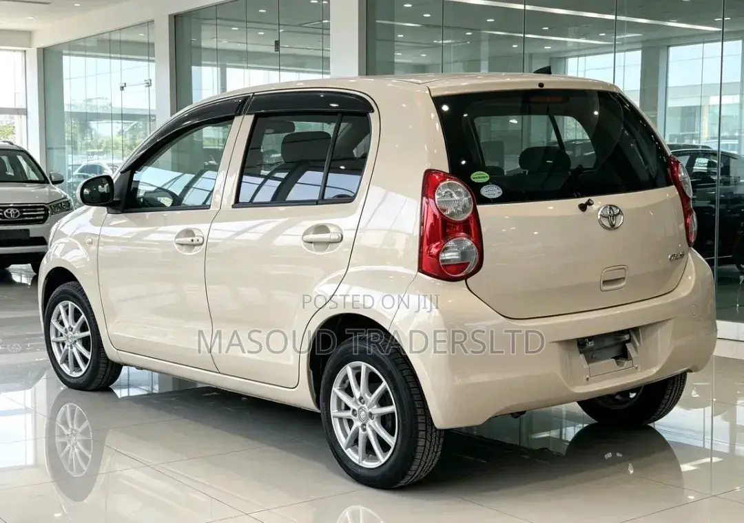 Toyota Passo 2012 Beige