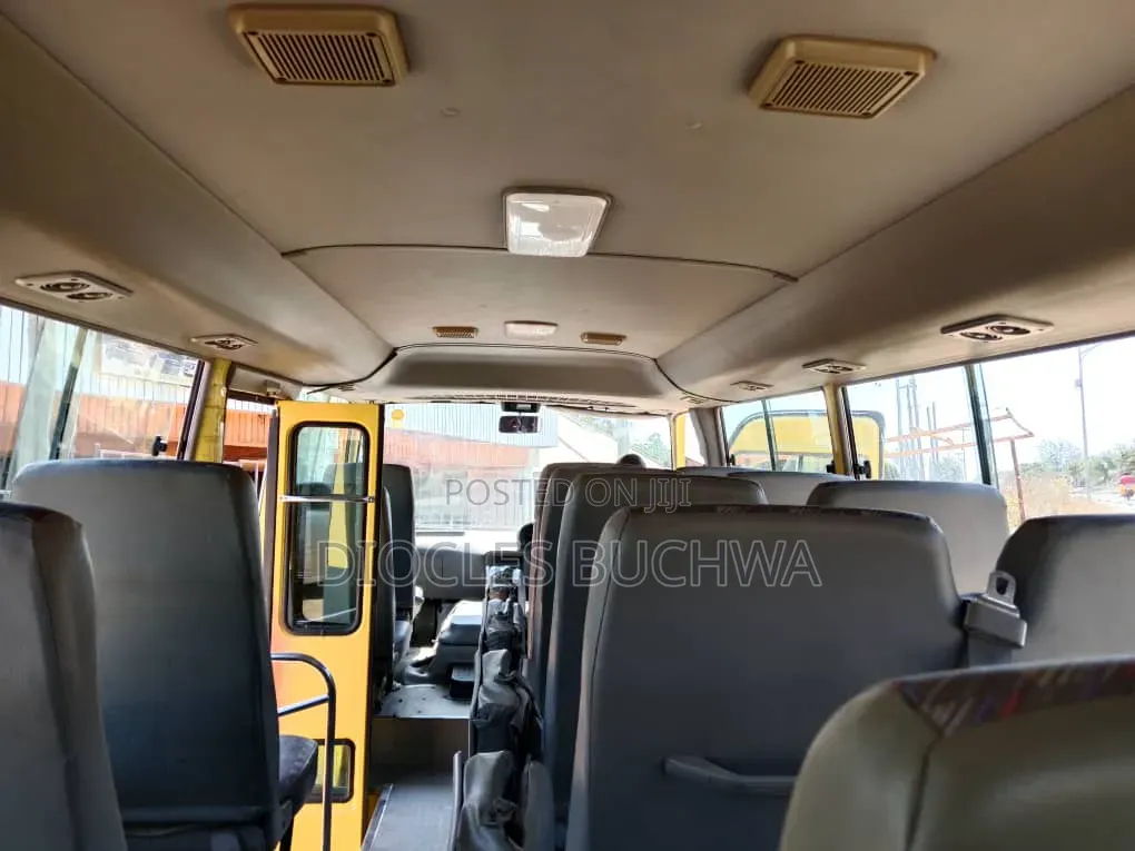 Toyota Coaster 2004 Yellow
