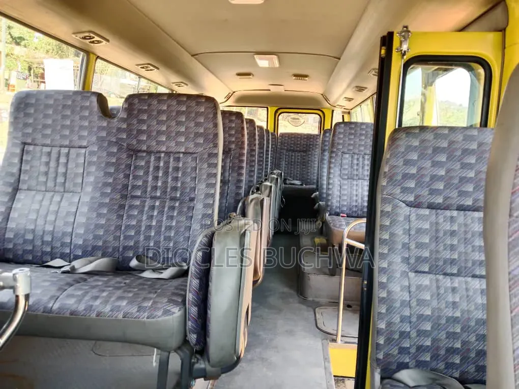 Toyota Coaster 2004 Yellow