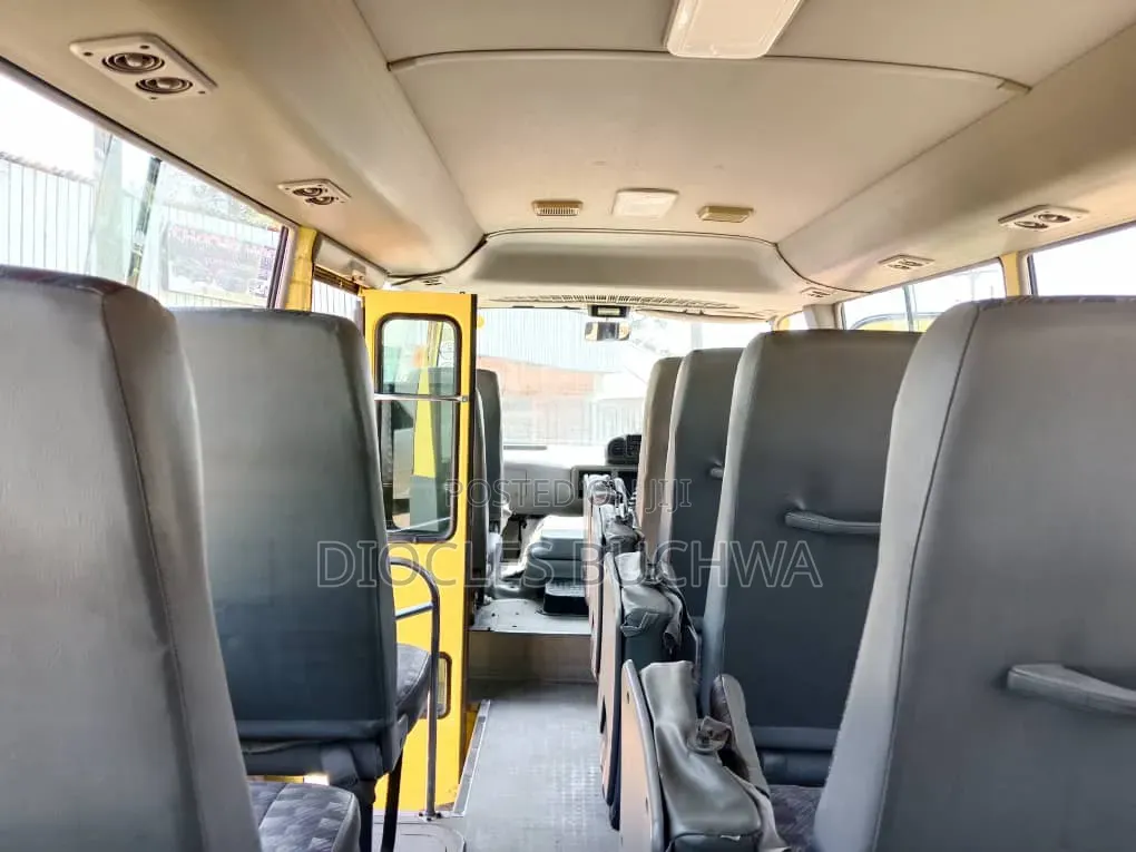 Toyota Coaster 2004 Yellow