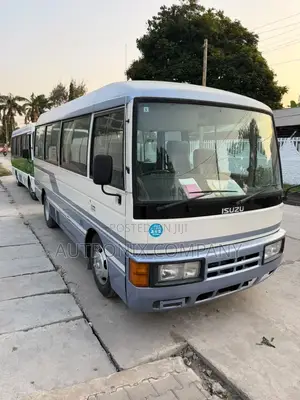 Nissan Civilian 1996