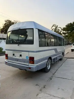 Nissan Civilian 1996