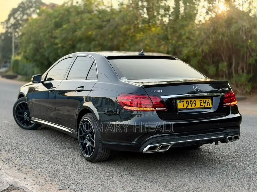 Mercedes-Benz E200 2014 Black