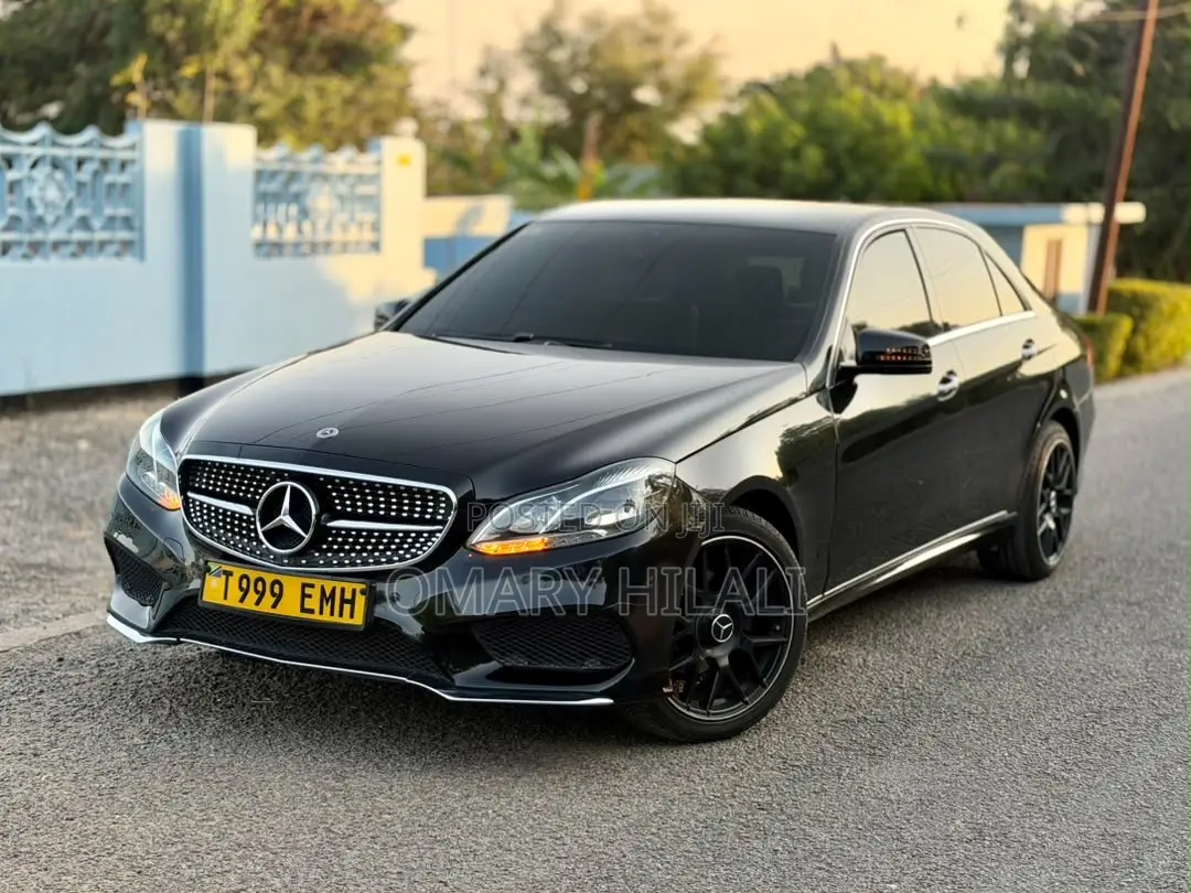 Mercedes-Benz E200 2014 Black