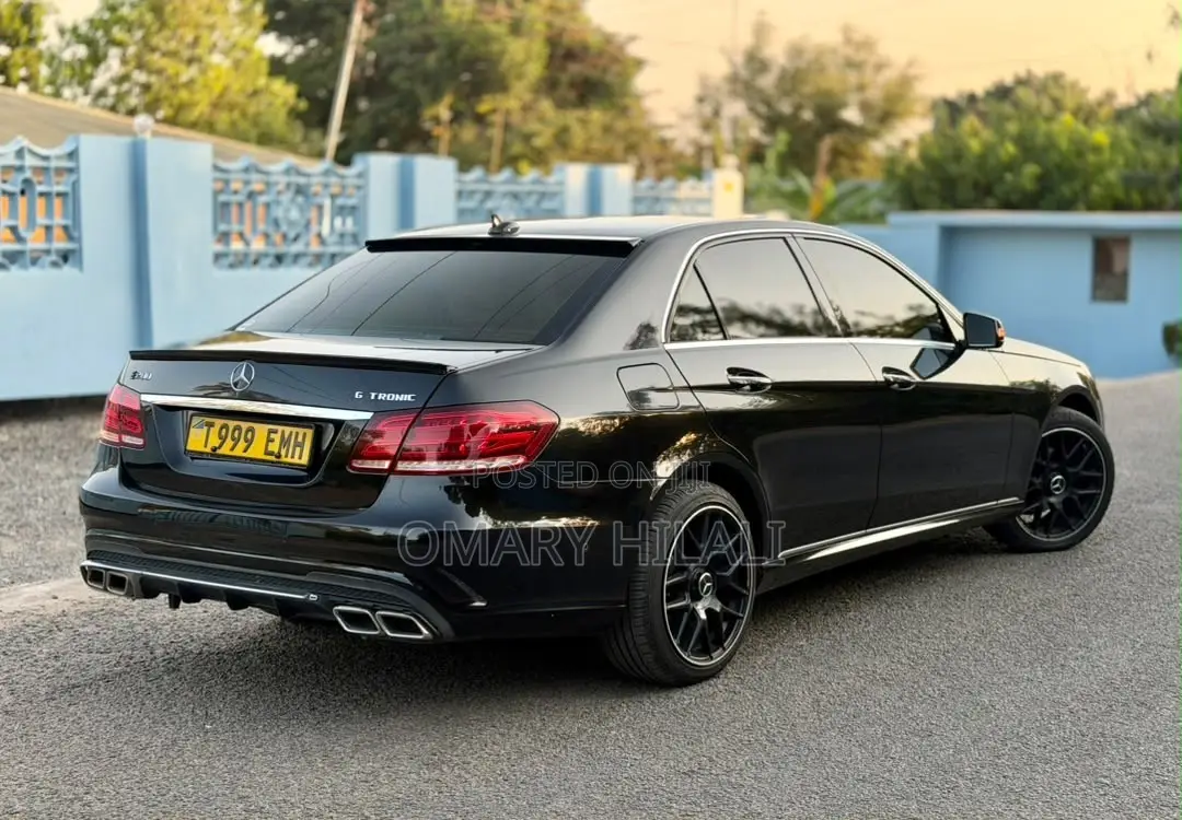 Mercedes-Benz E200 2014 Black